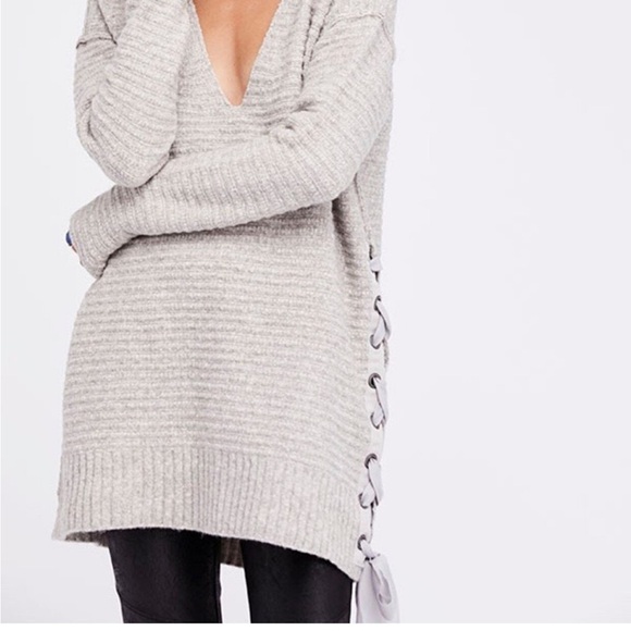 Free People heart it lace up side cozy sweater deep V oversized XS gray - Picture 15 of 15